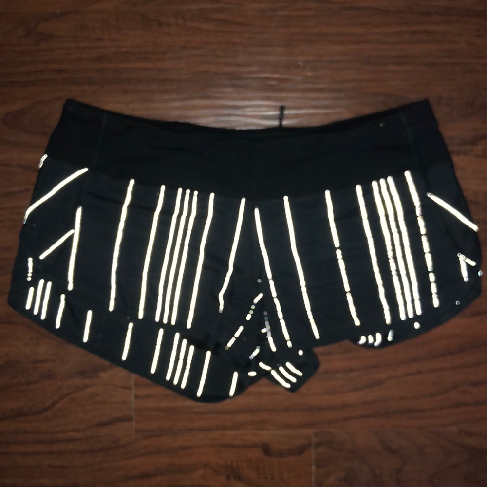 Lululemon speed up short with reflective stripes